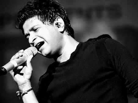 हृदयघातका कारण चर्चित गायक केकेकाे निधन